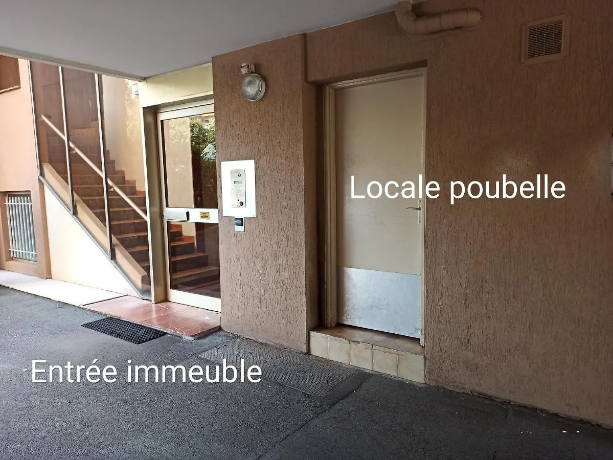 Apartment Apt 